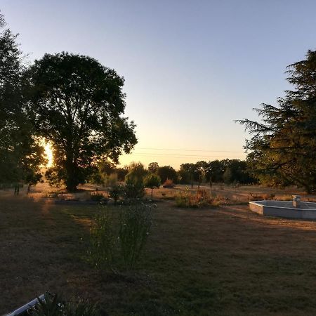 潘尼萨科住宿加早餐旅馆 Berneuil  外观 照片