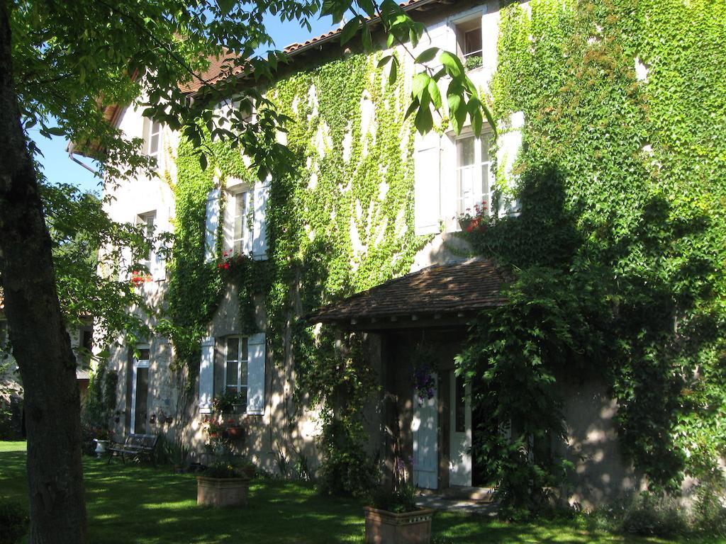 潘尼萨科住宿加早餐旅馆 Berneuil  外观 照片